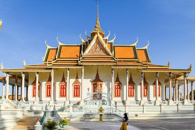 Full-Day Phnom Penh Sightseeing Tour & Killing Field - Lunch, traffic, and the private vehicle