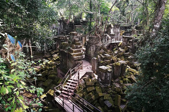 Full-Day Preah Vihear, Koh Ker and Beng Mealea Private Tour - Koh Ker and the pyramid at Prasat Thom
