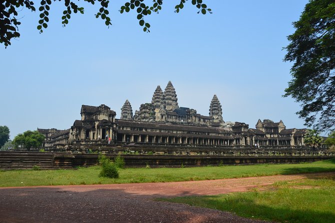 Full-Day Siem Reap Angkor Major Temples Private Tour - Phimeanakas inside the old royal palace area