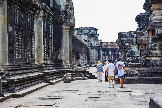 Full-Day Temples of Angkor Small Group Tour - Lunch near Srah Srang