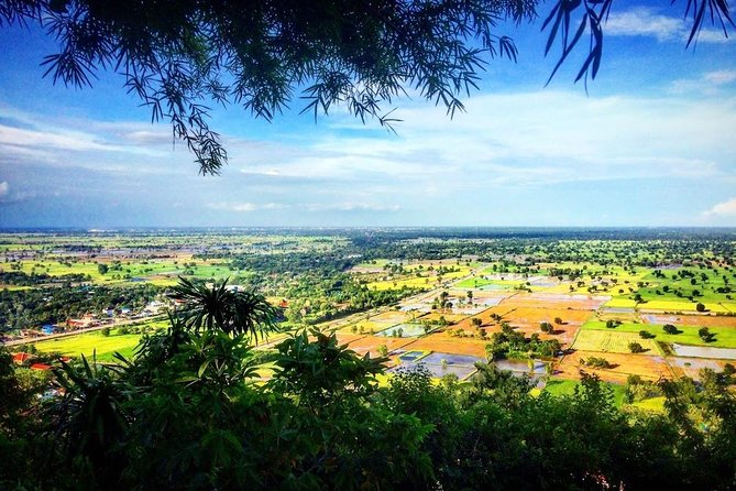 Full Day-Tour: Handicraft, Bamboo train, Killing cave. Bat cave - Kampong Pil Pagoda and the Sangke River