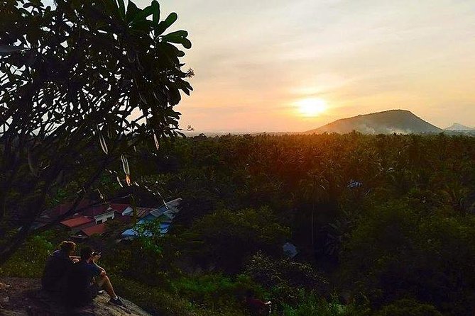 Full Day-Tour: Handicraft, Bamboo train, Killing cave. Bat cave - Riding the original bamboo train