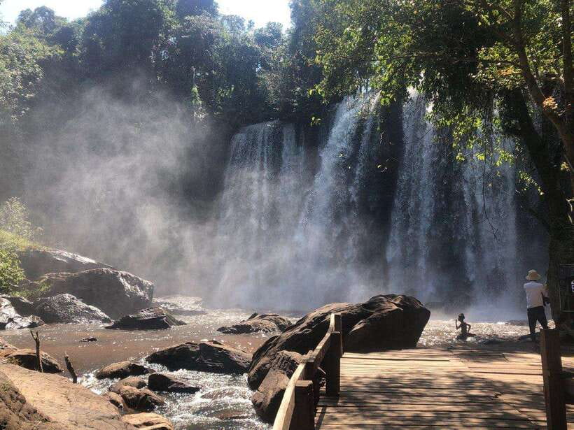 Full-Day Tour to Banteay Srey, Beng Melea & Kulen Mountain - Banteay Srei and the fine art of sandstone