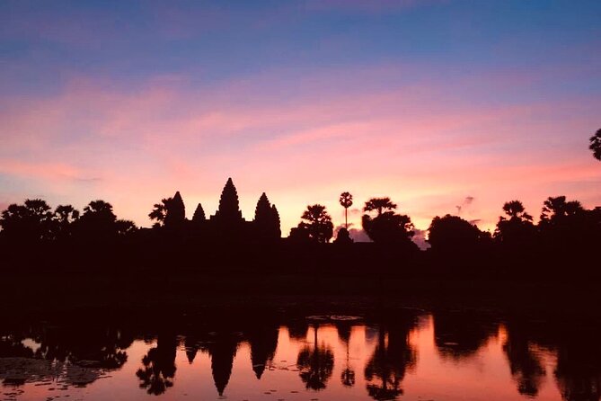 Golden Hours: Angkor wat sunrise photography tour with a pro! - The short Banteay Kdei mention