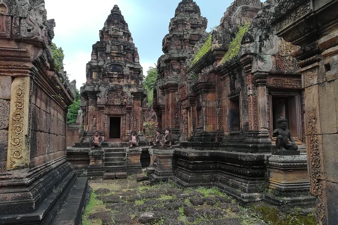 Grand Circuit with Banteay Srei and Banteay Samre Tour - Neak Pean on a man-made island