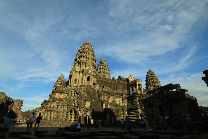 Half Day Angkor Wat Tour - Angkor Wat: three hours inside the great monument
