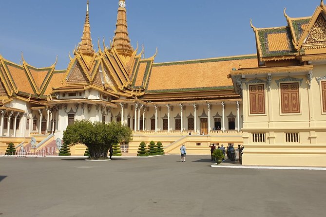 Half-Day Royal Palace, Wat Phnom & Independence Monument Tour - Practical details that can affect your morning
