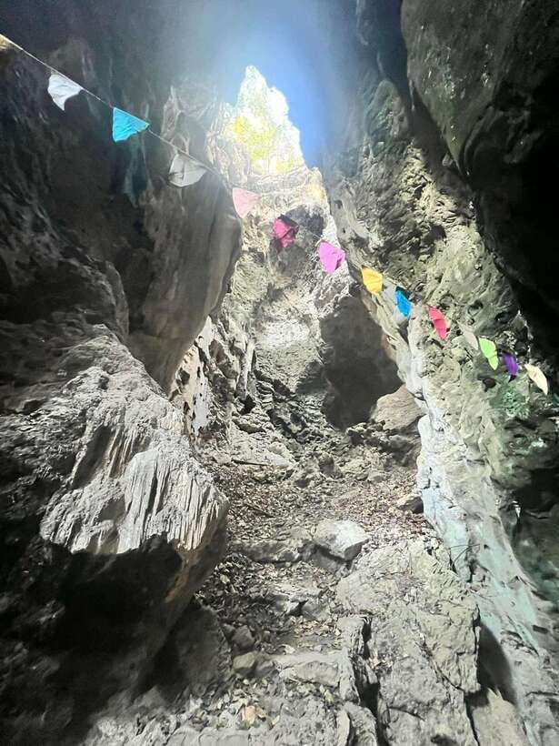 Half-day swing bridge, bamboo train, batcave & Killing cave - The highlights at a glance
