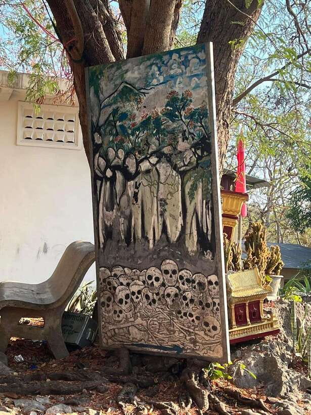Half-day swing bridge, bamboo train, batcave & Killing cave - Rat barbecue and local food choices