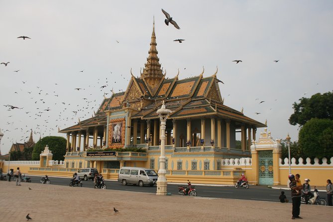 Half Day Tour to Royal Palace, Wat Phnom & Independent Monument - Who should book this Phnom Penh tour?