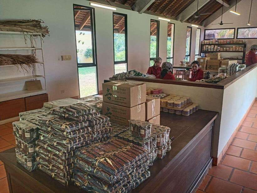 Half Day Trip: Silk Farm, Satcha, and Senteur d'Angkor Tour - Six Workshops at Satcha Handicraft Center