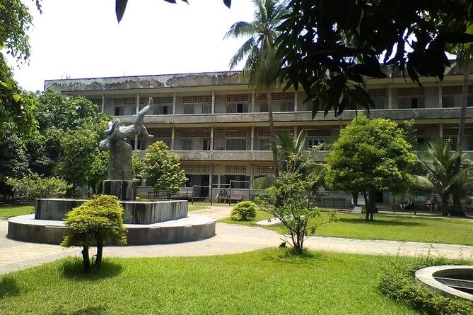 Half Day Trip to Killing Field and Genocidal Museum - Why These Two Phnom Penh Sites Belong Together
