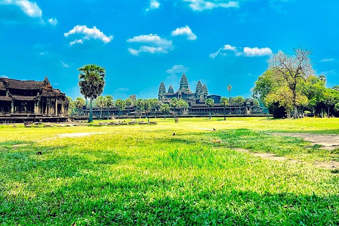 Highlight of Angkor Complex 2 Days Private Tour - Day one begins with Angkor Thom’s royal scale