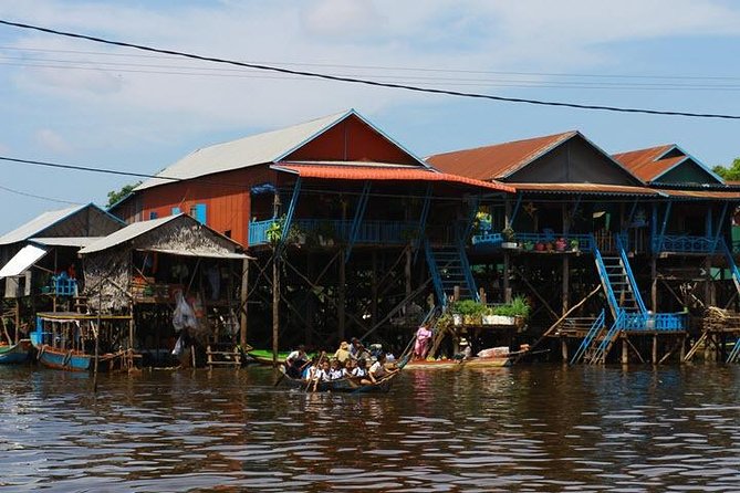 Kampong Phluk Floating Village & Sunset Lake Canoe Tour - Seeing Kampong Phluk’s stilt houses
