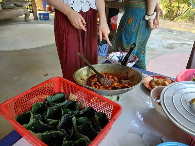 Kampot Countryside: Authentic Khmer Cooking Class - Three Khmer dishes, one dessert, and plenty of food