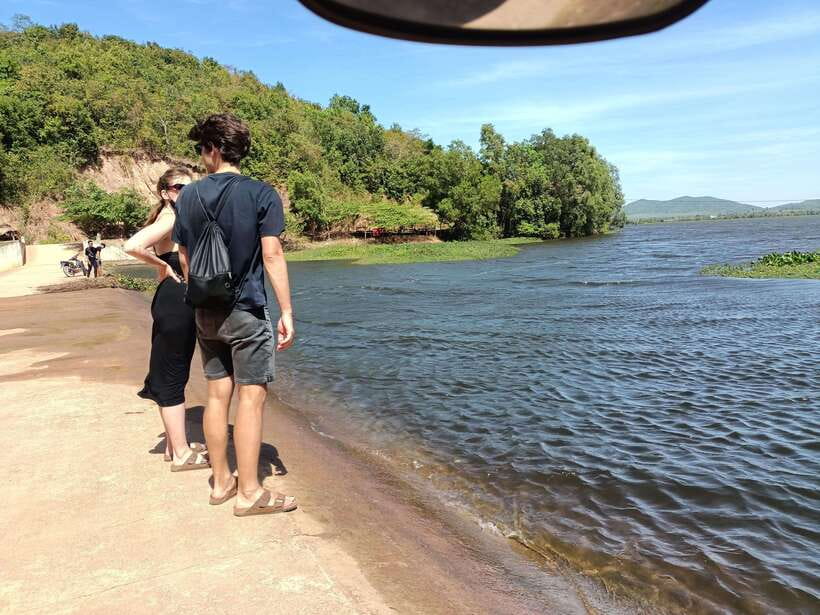 Kampot Countryside include Pepper farm,Kep crab market beach - Getting around by tuk tuk