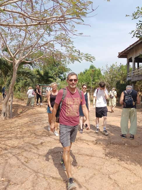 Kampot-Phnom Penh include Pepper farm Tour, Salt field, Lake - Key points at a glance