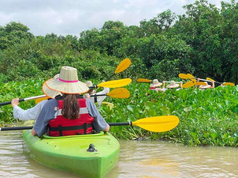 Kayaking & Floating Village in Siem Reap - Kayaking among floating houses