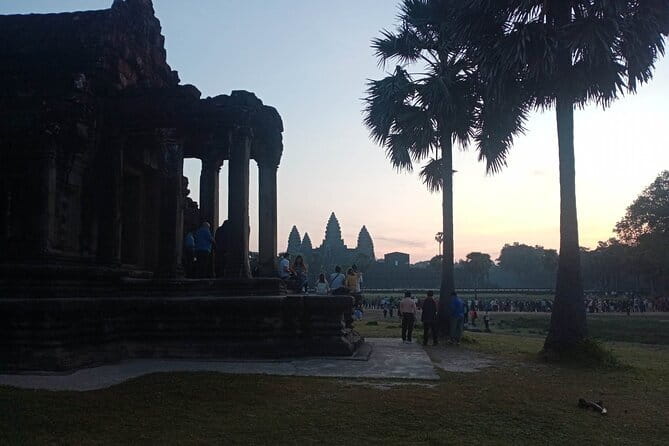 Kbal Spean, Banteay Srei, Beng Melea & Rolous temples Tour - What the $88 price gives you
