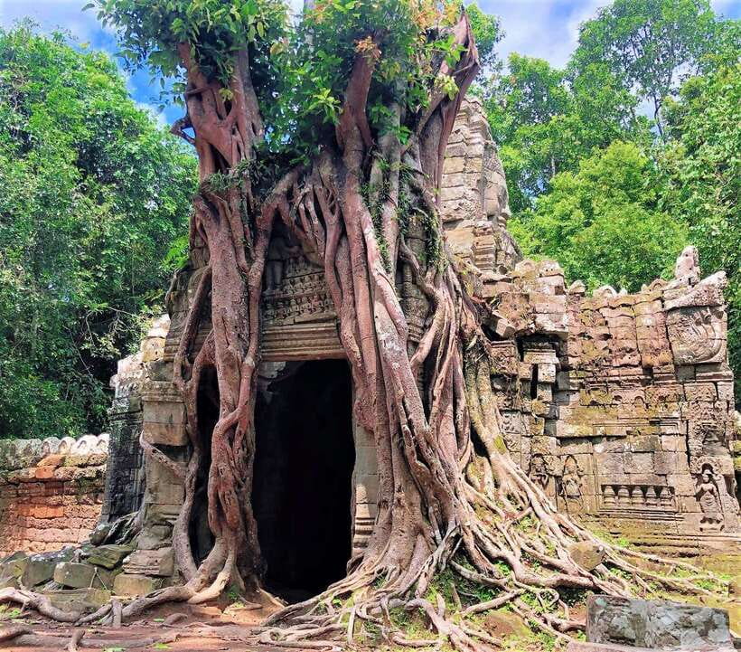 Kbal Spean Trekking Tour with Banteay Srei & Landmine Museum - The Guide and Group Style Matter