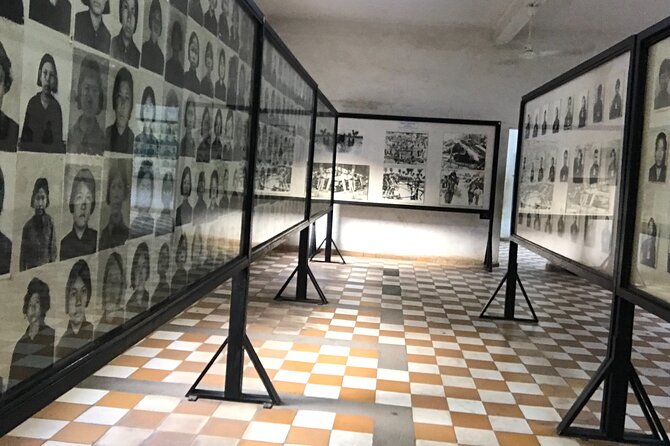 Khmer Rouge, genocide museum &killing field tour - The guide can shape the whole morning