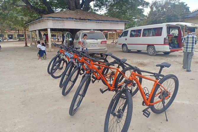 Killing Field & Paddy Rice Fields Tuk Tuk Adventure - 7:30 am pickup and the ride to Chambak Bet Meas Pagoda