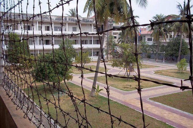 Killing Fields & Toul Sleng Genocide Museum Tickets With Tuk Tuk - Why these two sites matter in Phnom Penh