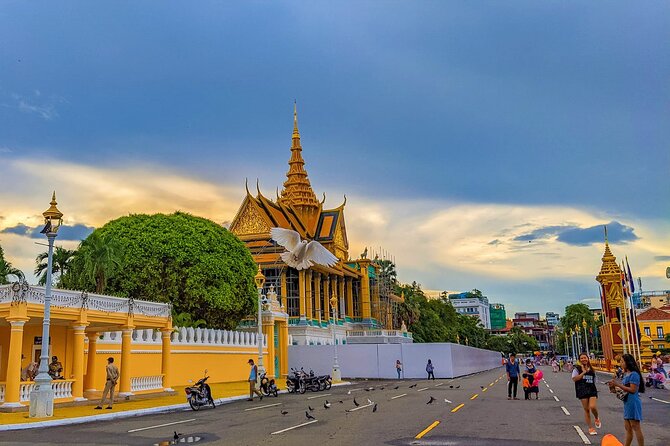Koh Dach Silk Island and Phnom Penh Full Day Private Tour - Key points to know before booking