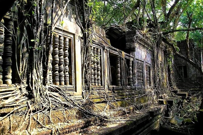 Koh Ker & Beng Mealea Temple Full-Day Private Tour from Siem Reap - Prasat Pram and its surviving towers