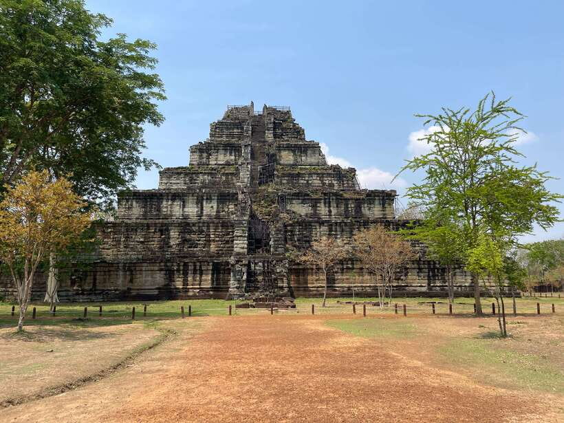 Koh Ker, Kulen Waterfall and Beng Mealea from Siem Reap - Phnom Kulen begins with Cambodia’s sacred mountain