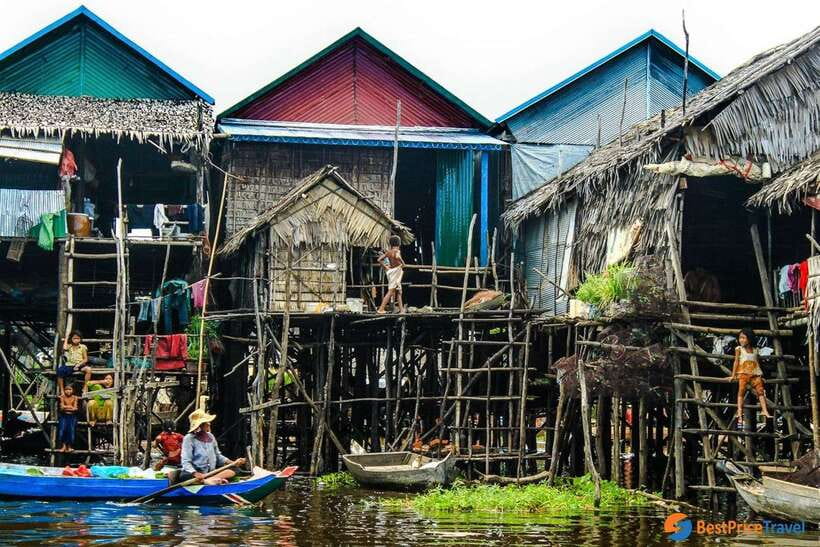 Kompong Khleang Floating Village: Full-Day from Siem Reap - Boarding the private craft on the Khleang River
