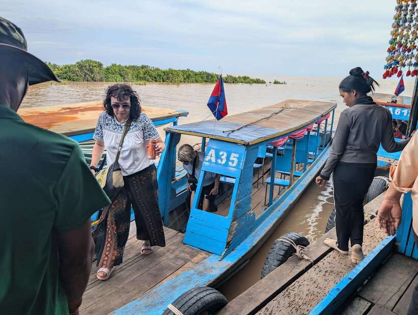 Kompong Kleang Floating Village Guide Tour from Siem Reap - Two hours among wooden homes and waterways