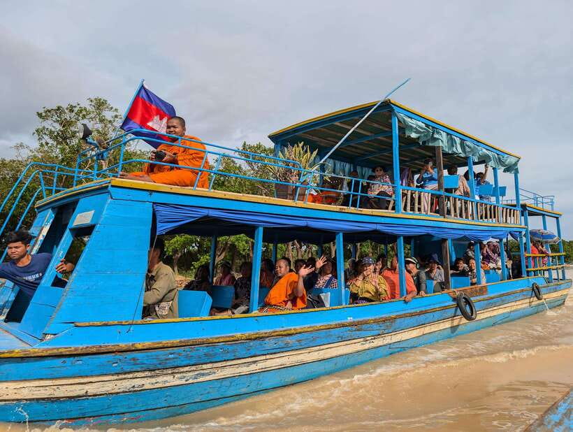 Kompong Kleang Floating Village Guide Tour from Siem Reap - What the guide adds to the experience