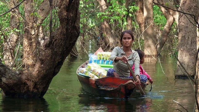 Kompong Phluk Floating Village Tour from Siem Reap - Guides who shape the day