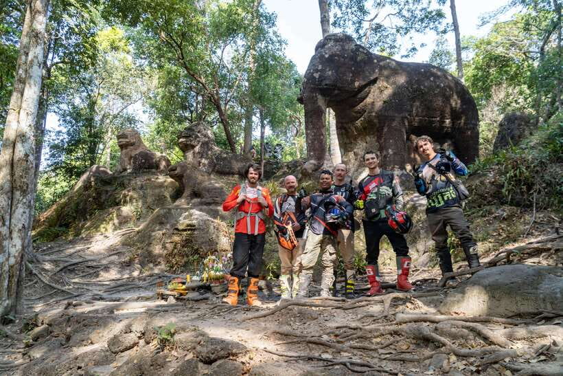 Krong Siem Reap: Kulen Mountain Trails Dirt Bike Adventure - Riding Across Kulen National Park