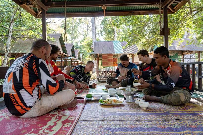 Krong Siem Reap: Kulen Mountain Trails Dirt Bike Adventure - Preah Ang Thom and the Reclining Buddha