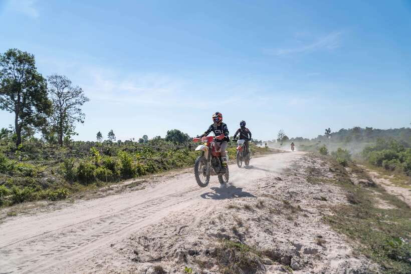 Krong Siem Reap: Kulen Mountain Trails Dirt Bike Adventure - A Local Lunch and a Cool Waterfall