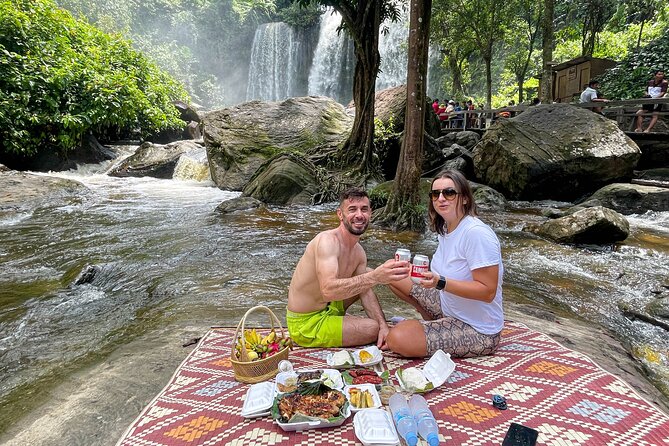 Kulen Mountain Beng Mealea and Banteay Srei Tour from Siem Reap - Preah Dak and the taste of palm cake