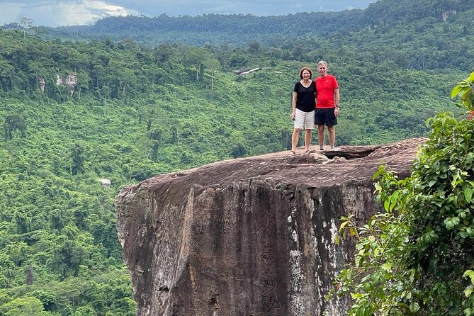 Kulen Waterfall Day Tour with Snacks Small-Group - The River of 1000 Lingas and its carved riverbed
