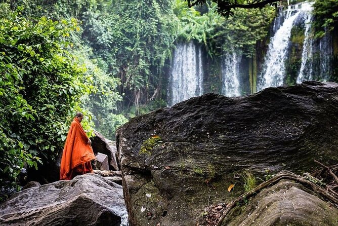 Kulen Waterfall Join-in Tour (local Picnic lunch) - Lunch beneath the trees near Kulen Waterfall