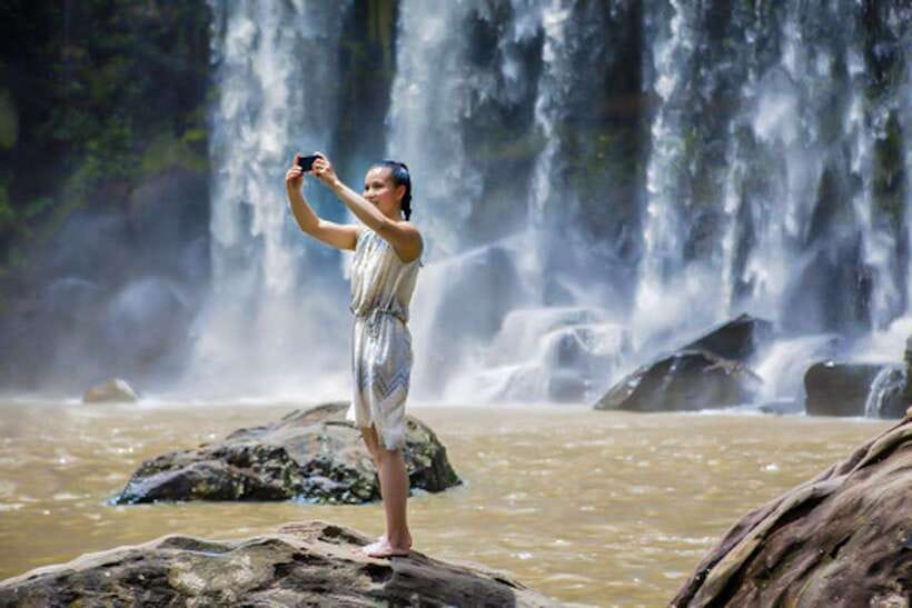 Kulen Waterfall Park with Small Groups & Guide tour - Lunch and the sugar palm stop
