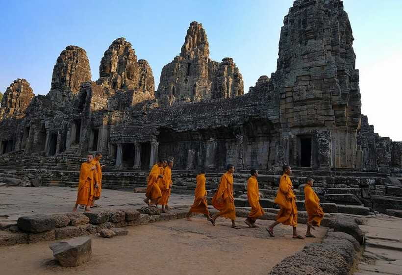 Luxury Private 2-Day Angkor Wat with English or German Guide - Banteay Srei and Banteay Samre