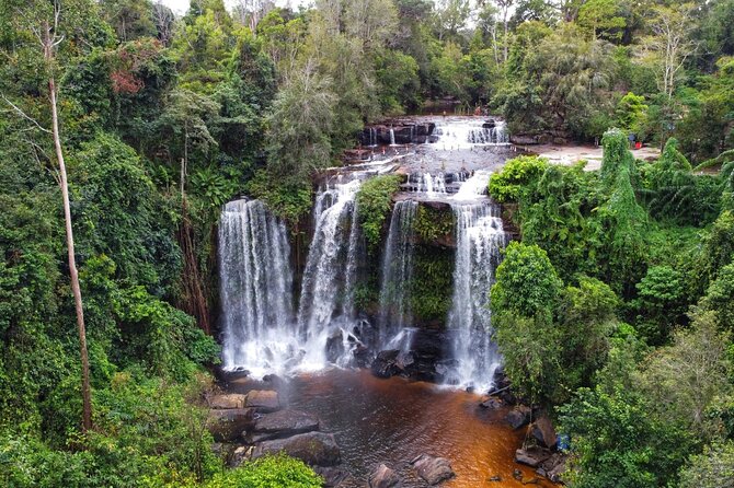 Magical Kulen Mountain by Cambodiajeep - Cooling off at Phnom Kulen Waterfall