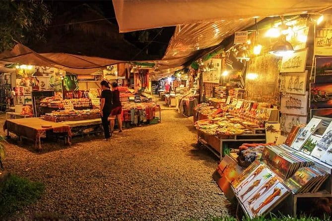 Night Street Tour in Siem Reap - 6 p.m. pickup and the ride toward Angkor Wat