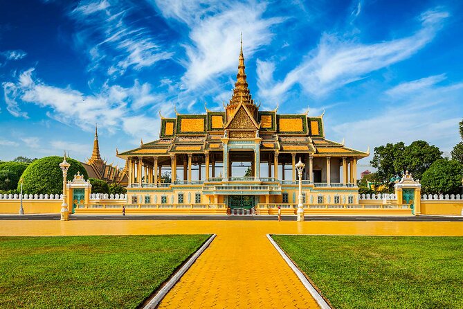 One Day Private Guide Tours History in Phnom Penh Incl. admission - National Museum: The Best Place to Connect the Pieces