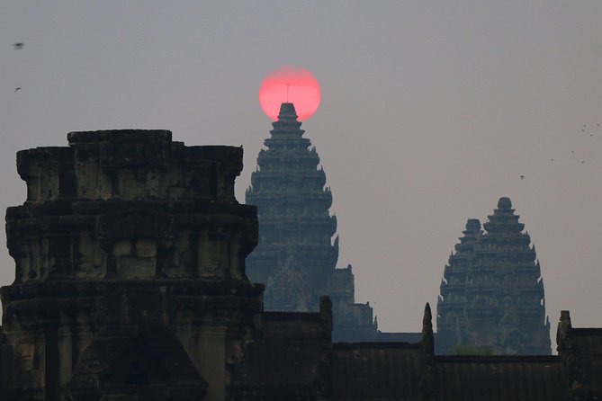 One Day tour with sunrise in car with A/C or Van & Guide. - Baksei Chamkrong and the value of a smaller stop