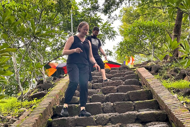 Oudong Mountain History and Pagoda Tour - Leaving Phnom Penh for the Tonle Sap River
