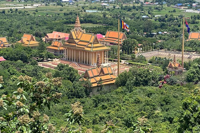 Oudong Mountain History and Pagoda Tour - Seeing the floating village from the Tonle Sap