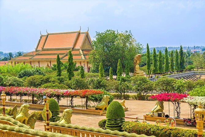 Oudong Mountain & Phnom Baset Private Tours from Phnom Penh - River views and the working villages around Koh Chen