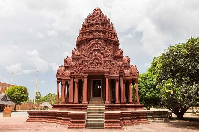 Oudong Temples & Phnom Prasith Private Tour from Phnom Penh - The Tonle Sap sunset cruise changes the mood